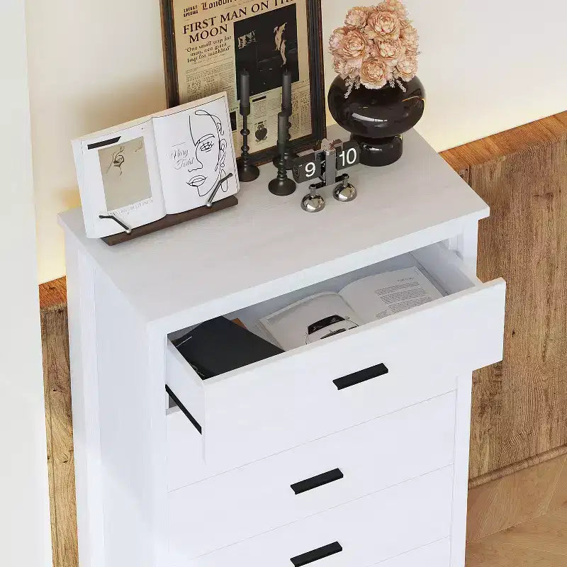 Commode 5 tiroirs de style campagnard rétro, assemblage facile par clip, tiroirs coulissants fluides, rangement sécurisé pour chambre à coucher