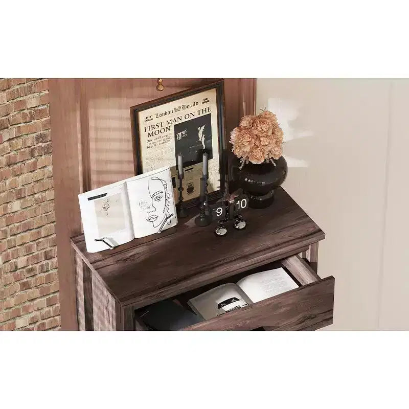 Commode 5 tiroirs de style campagnard rétro, assemblage facile par clip, tiroirs coulissants fluides, rangement sécurisé pour chambre à coucher